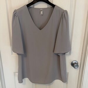Chic Women's Gray Blouse